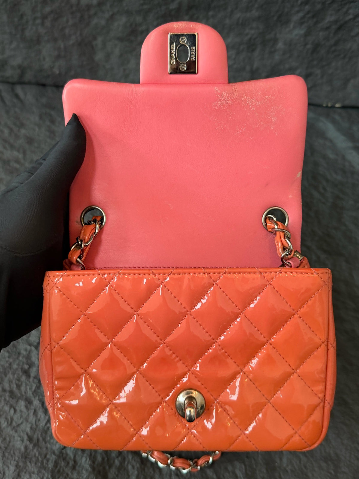 Chanel - Classic Flap - Patent leather - Orange - (mini)