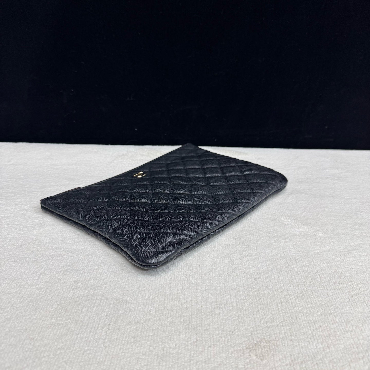 Chanel - Clutch - Caviar leather - Black with Gold-Tone Hardware - (Medium)