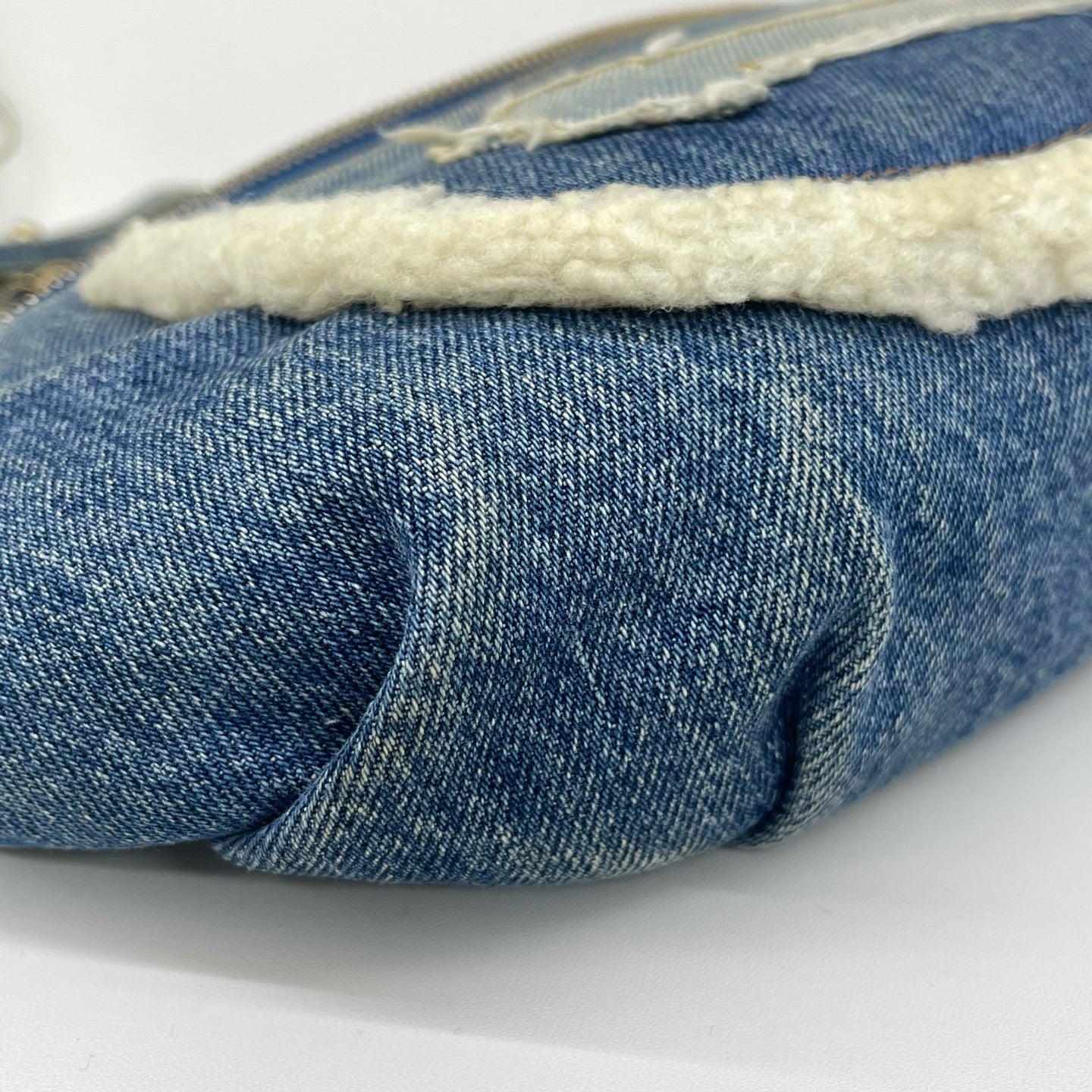 Chanel - Denim Waist Bag - Denim with faux fur trim - Blue - (small)