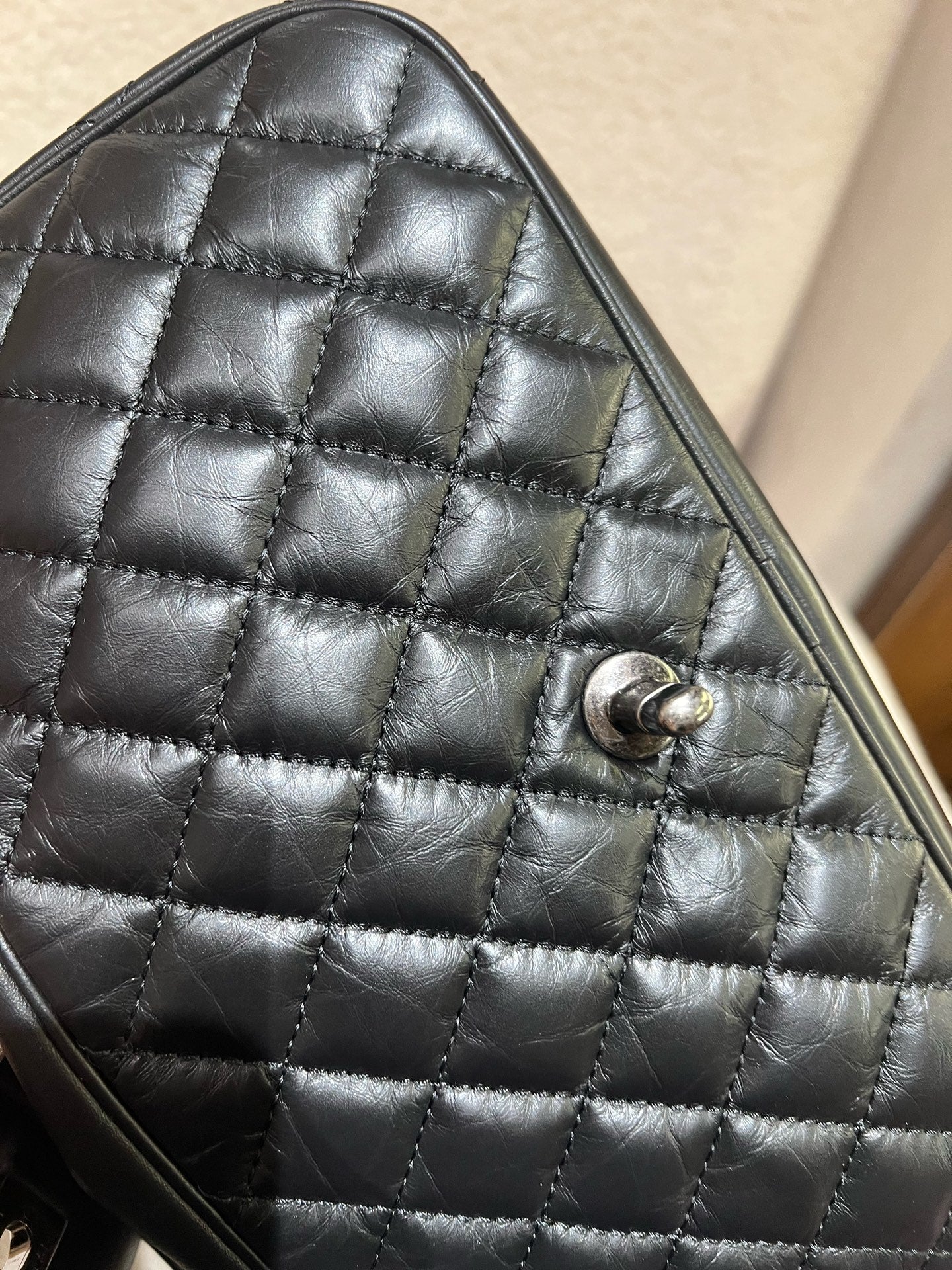 Chanel - Easy Flap (Airport Series) - Aged calfskin leather - Black with Silver-Tone Hardware - (Medium)