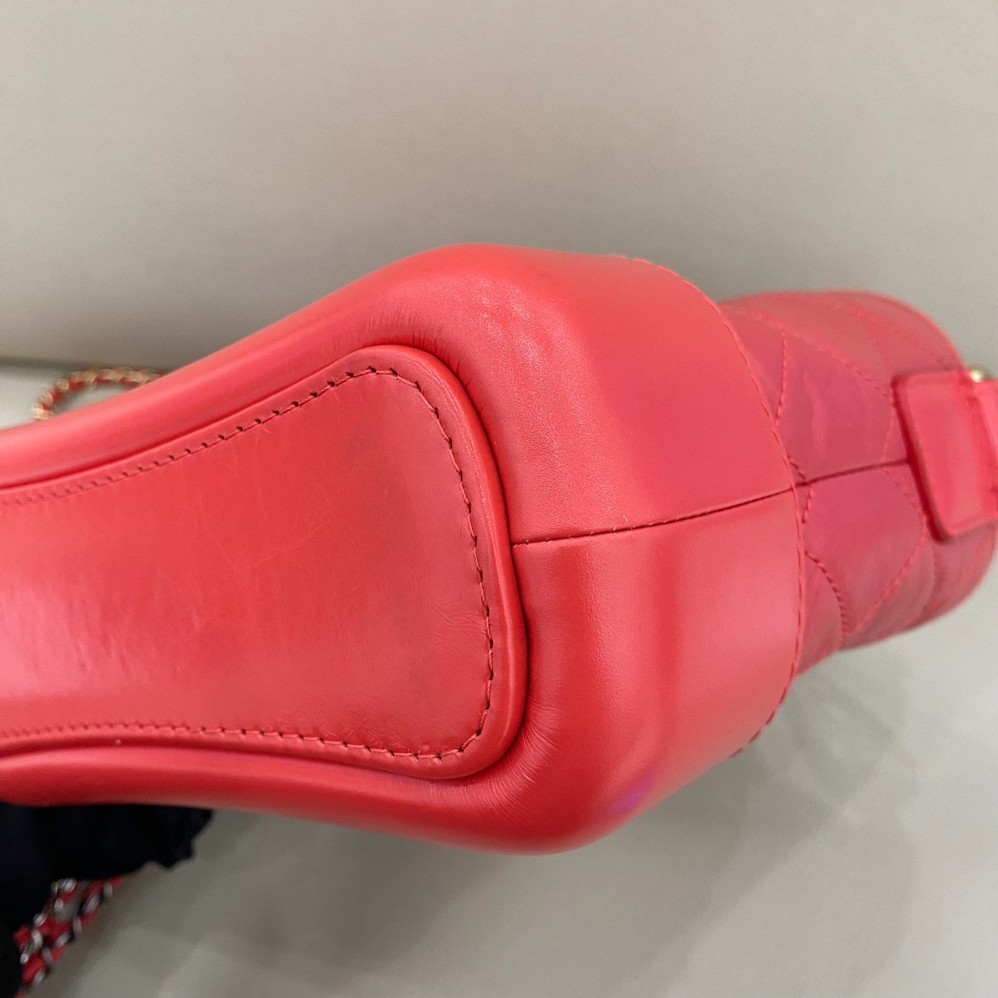 Chanel - Gabrielle Hobo Bag Small - Aged calfskin leather and smooth calfskin leather - Red - (Small)