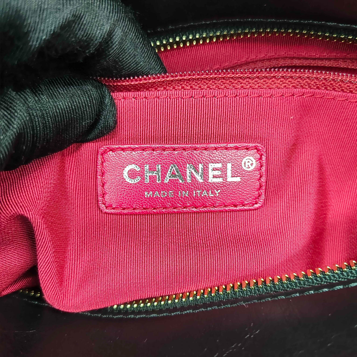 Chanel - Gabrielle - Leather - Black