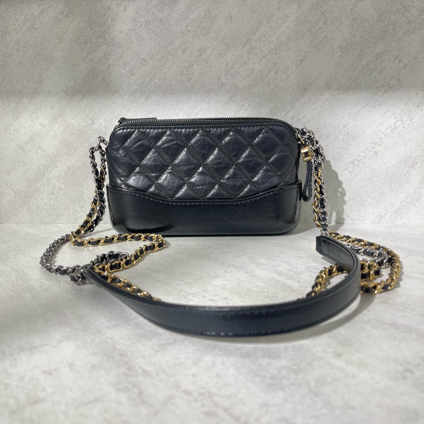 Chanel - Gabrielle Mini Chain Crossbody Bag - Aged calfskin leather - Black - (mini)
