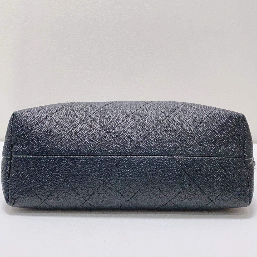 Chanel - Hobo Bucket Bag - Caviar leather - Black - (medium)