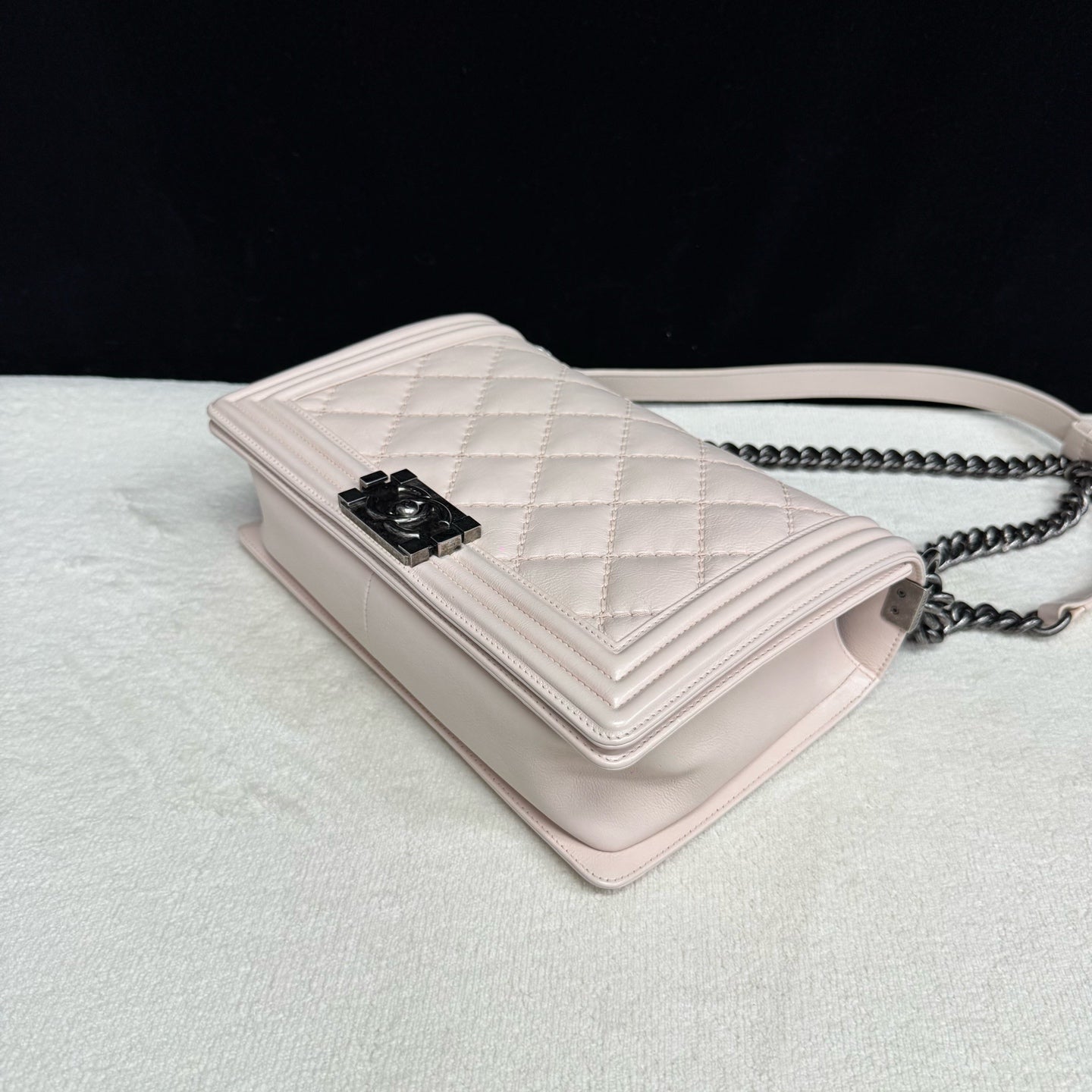 Chanel - Le Boy - Calfskin leather - Pink with Ruthenium-Tone Hardware - (Large)