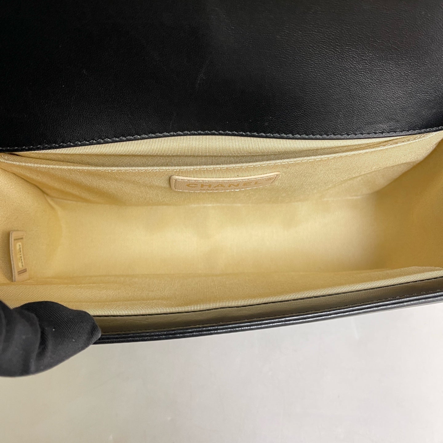 Chanel - Le Boy - Leather - Black - (Medium)