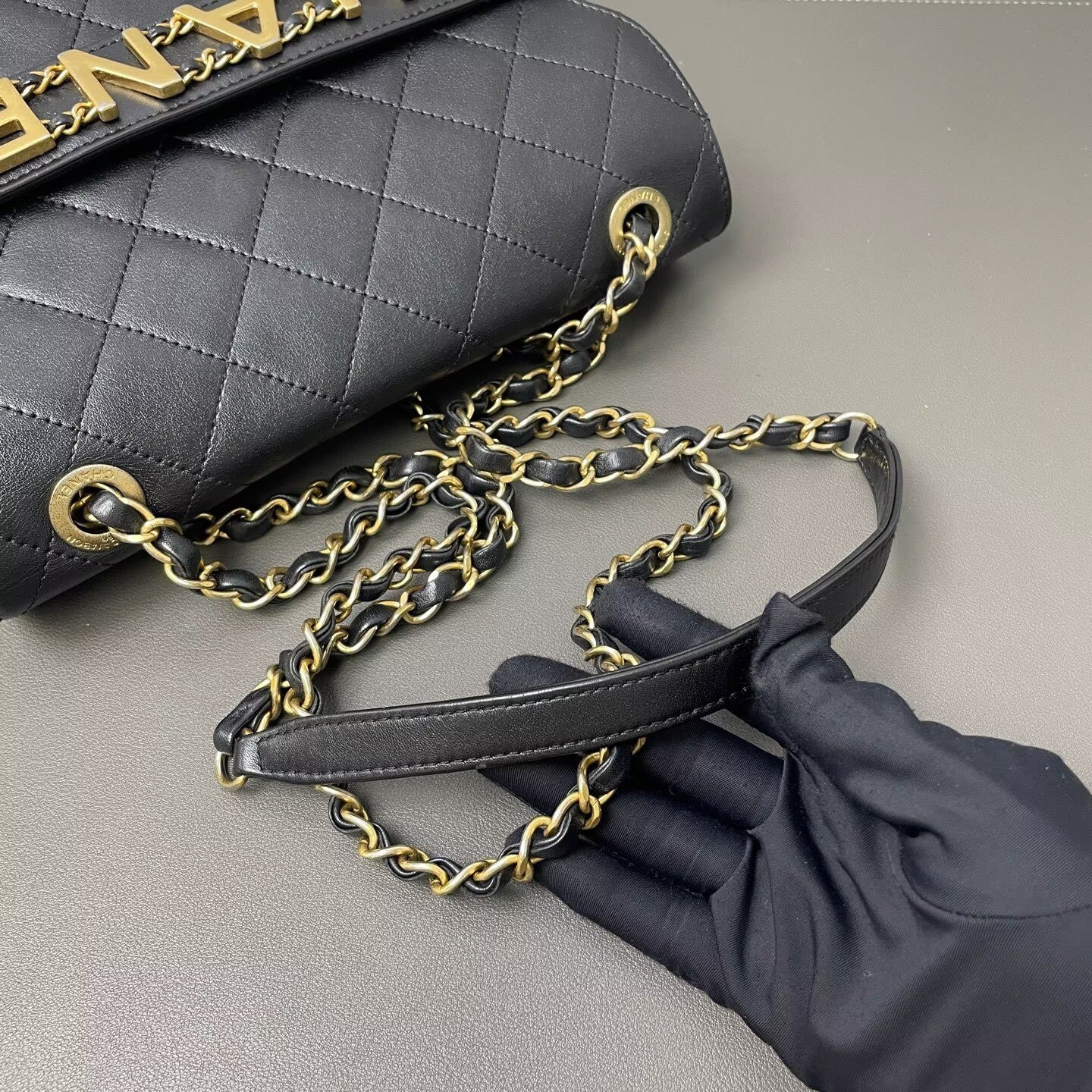 Chanel - Other - Calfskin leather - Black with Gold-Tone Hardware - (medium)