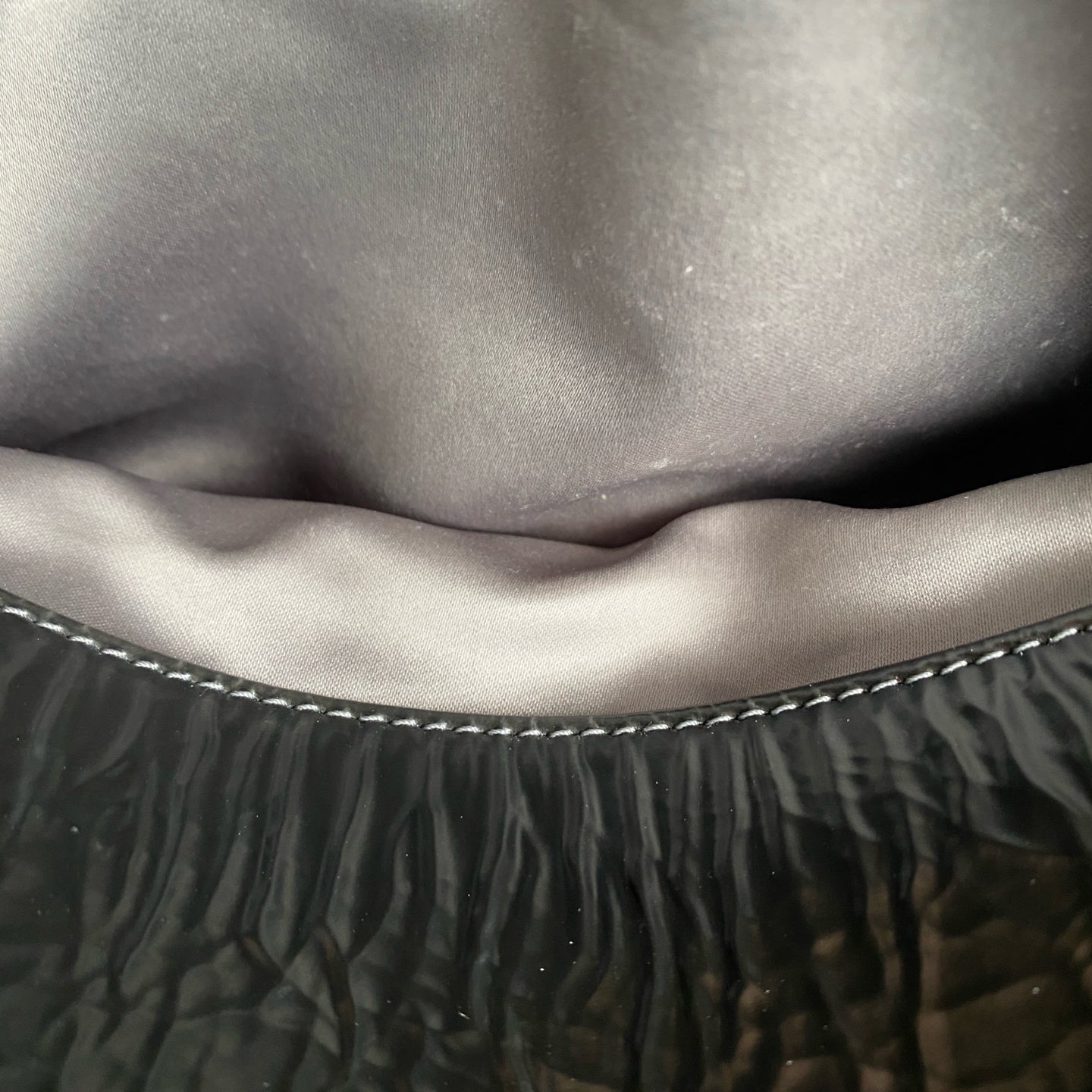 Chanel - Other - Crinkled Patent Cowhide Leather - Black - (medium)