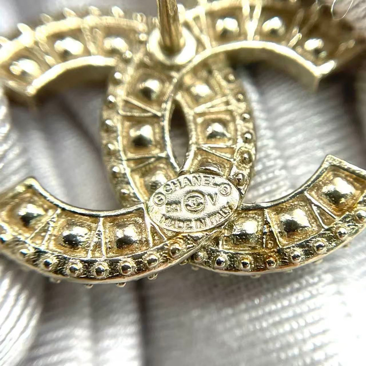 Chanel - Other - Crystal - Gold