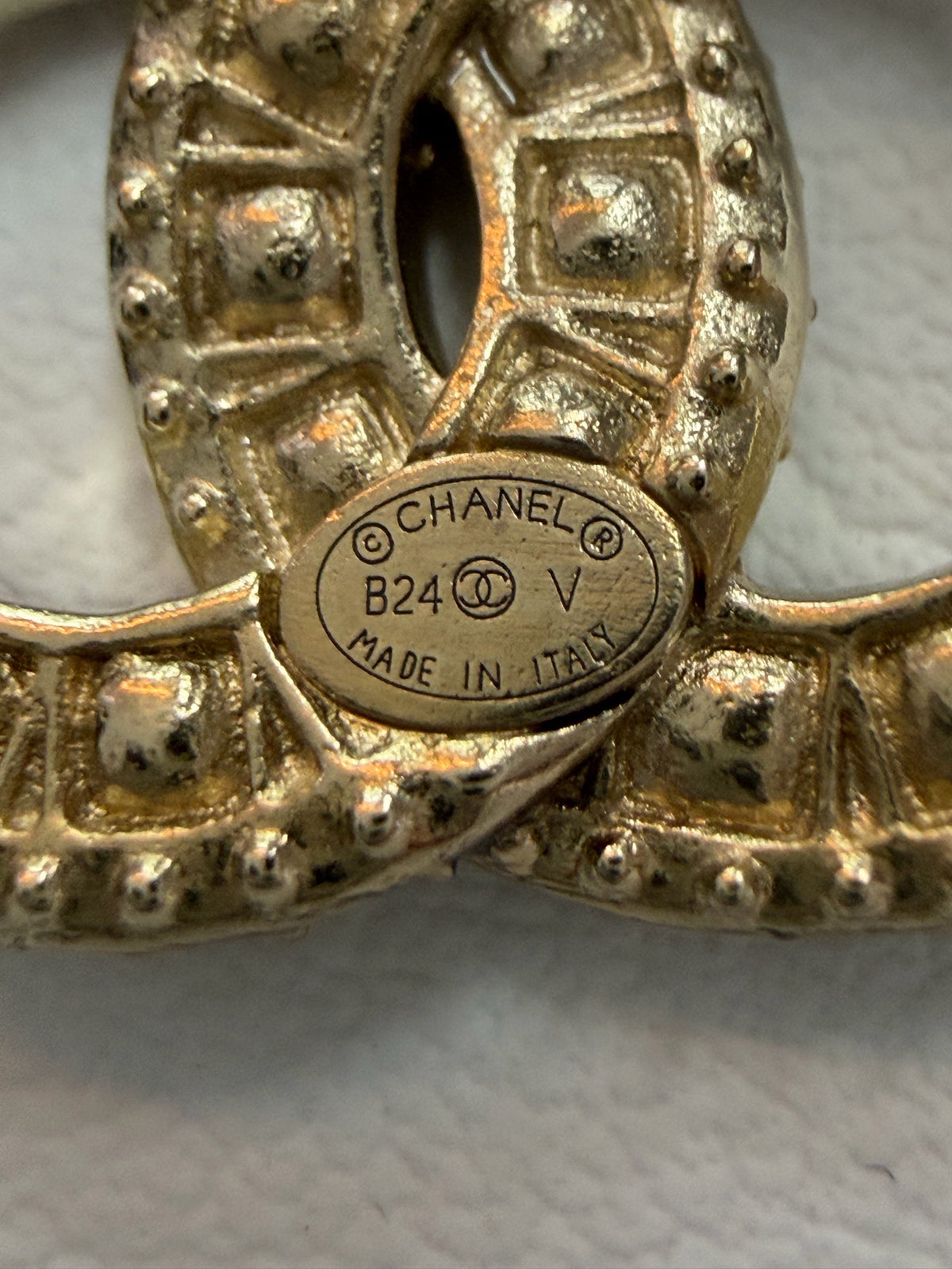Chanel - Other - Crystal - Gold