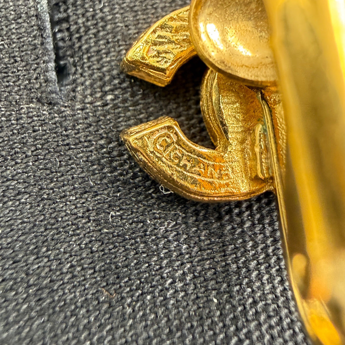 Chanel - Other - Crystal - Gold