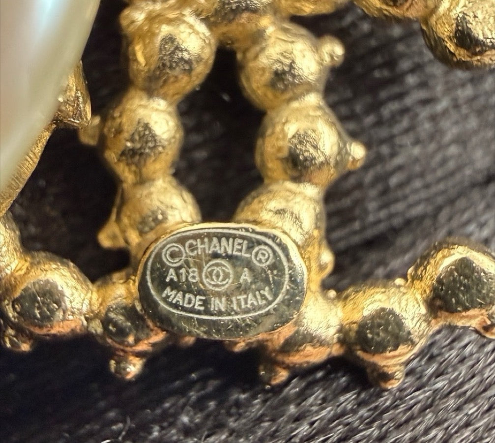 Chanel - Other - Crystal - Gold