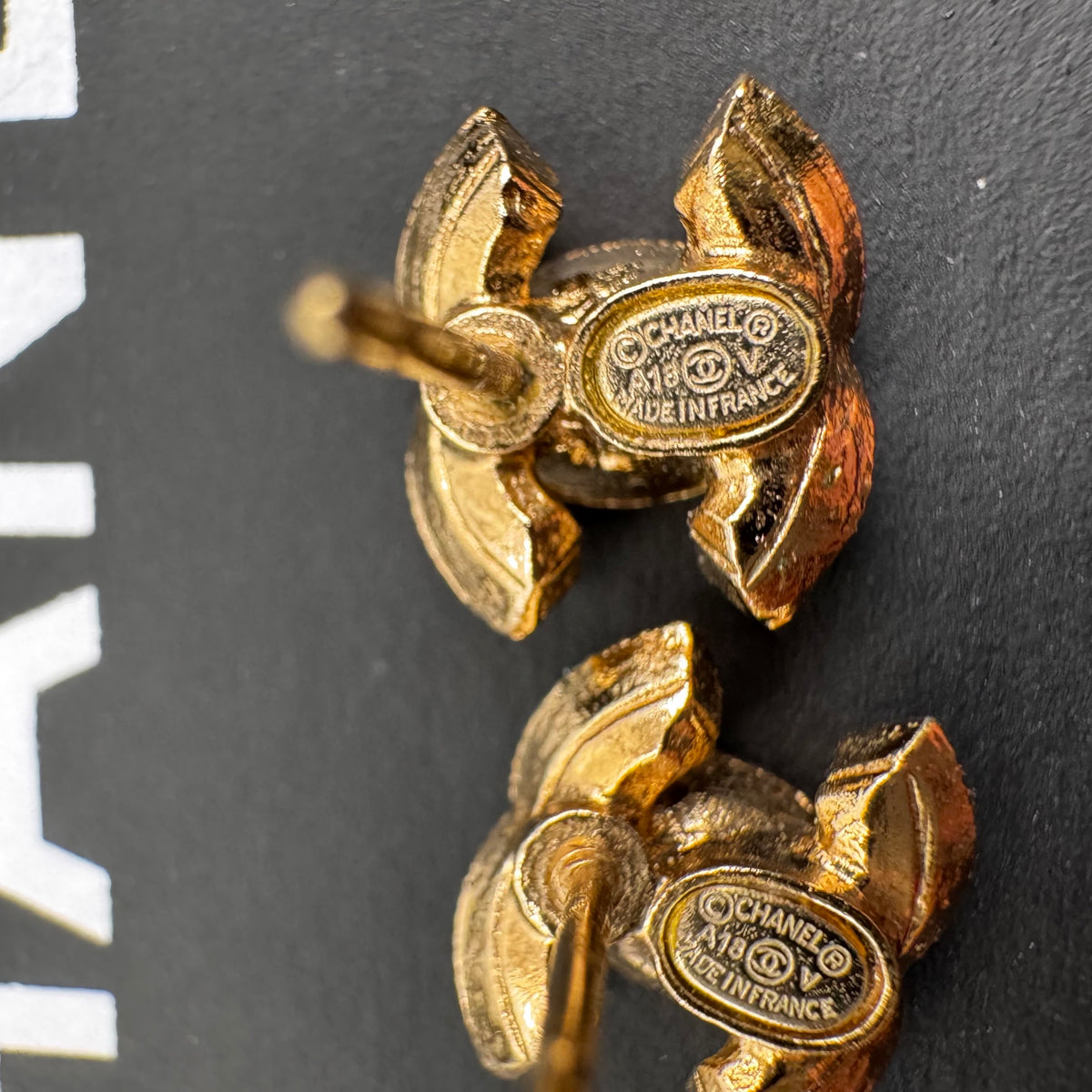 Chanel - Other - Crystal - Gold
