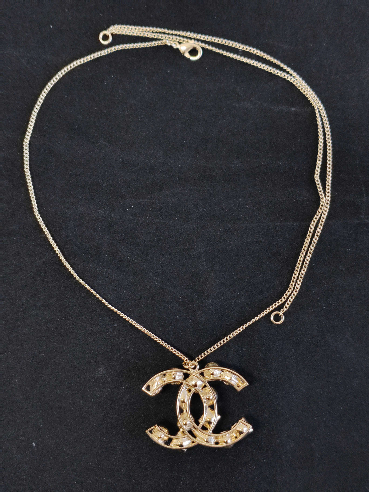 Chanel - Other - Gold-tone base metal with glass crystal accents and imitation pearls - Gold