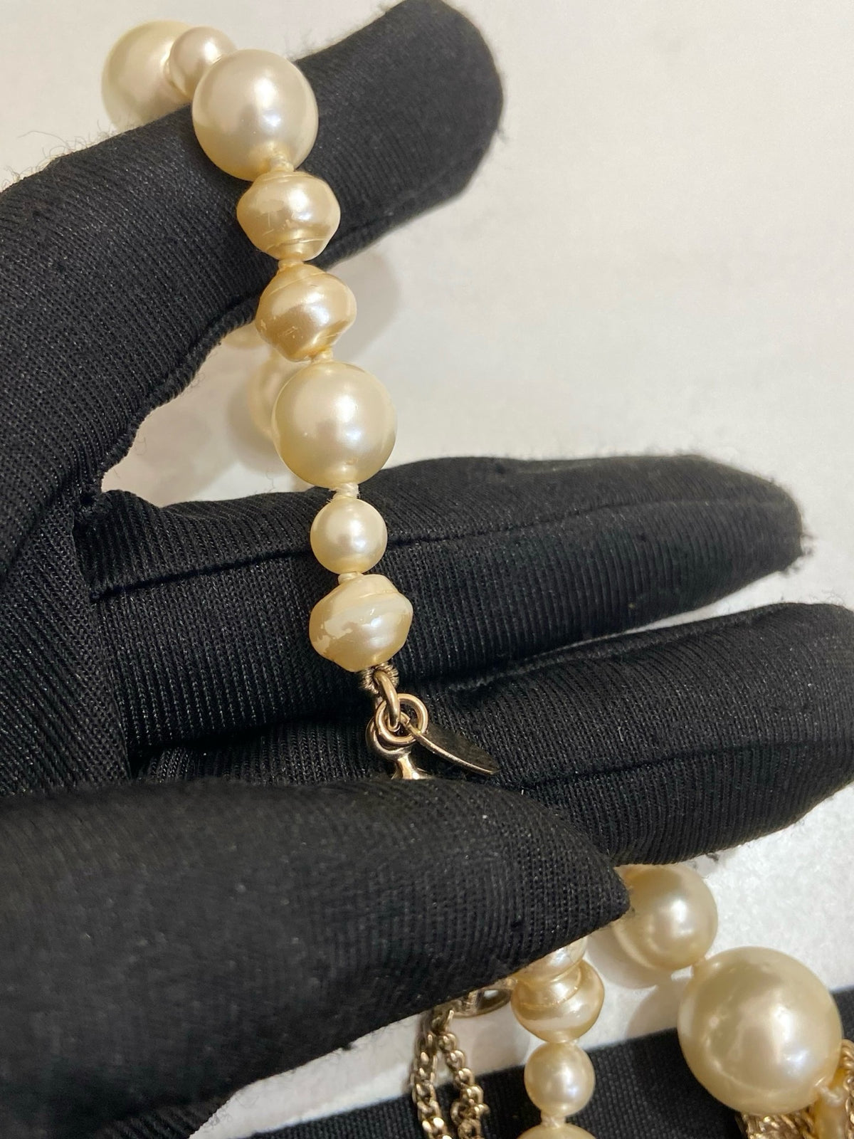 Chanel - Other - Gold-tone metal fittings with faux pearl beads - Gold