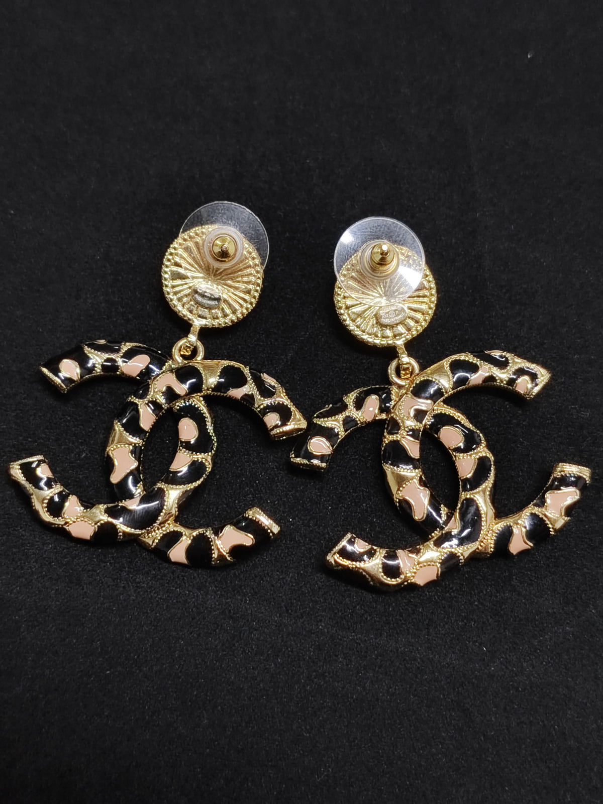 Chanel - Other - Gold-tone metal with black and beige decorative inlays. - Multicolour