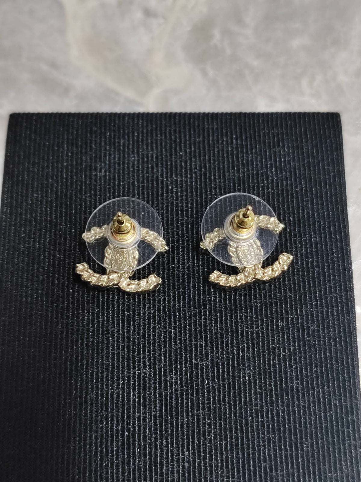 Chanel - Other - Gold-tone metal with blue rhinestone embellishment - Multicolour