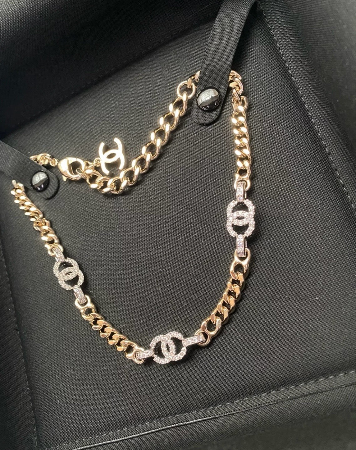 Chanel - Other - Gold-tone metal with clear rhinestone accents - Multicolour - (30+7 cm)