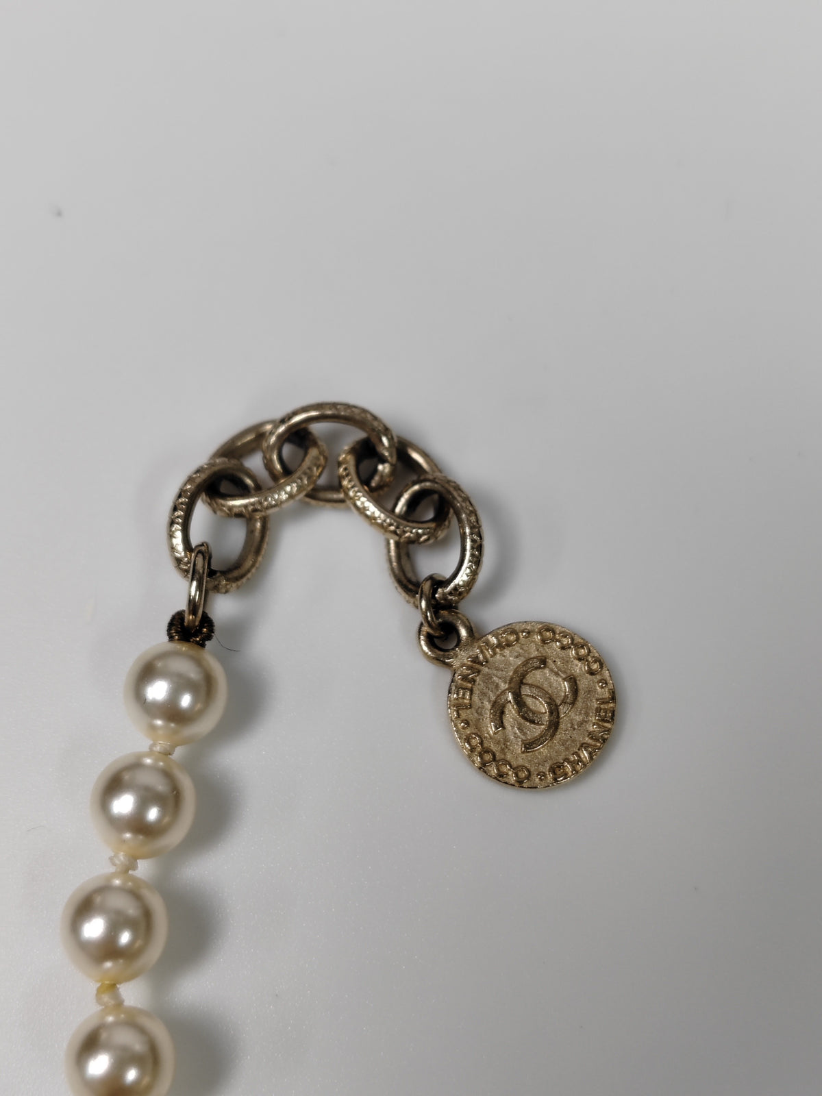 Chanel - Other - Gold-tone metal with faux pearls. - Multicolour
