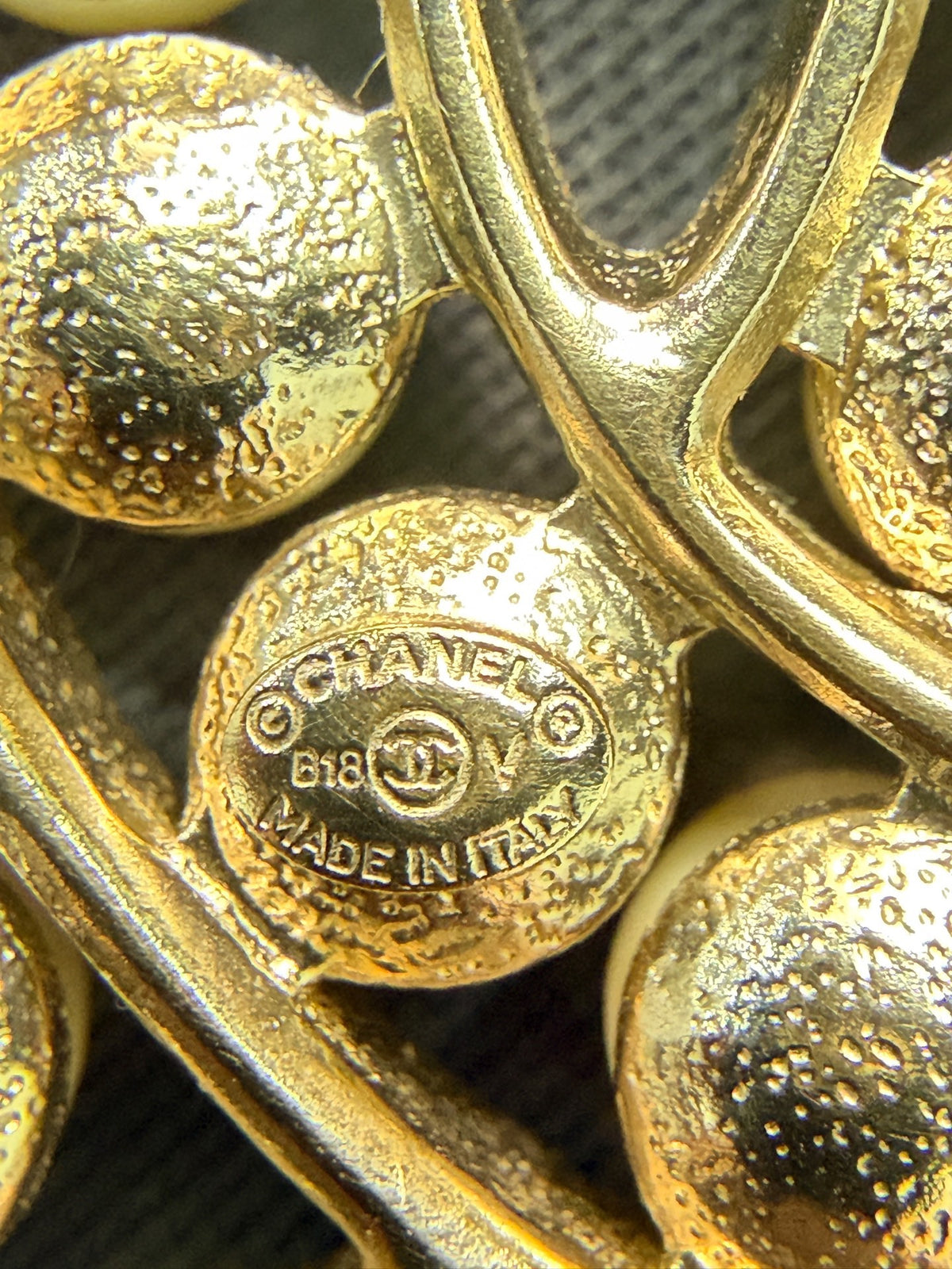 Chanel - Other - Gold-tone metal with imitation pearls. - Gold