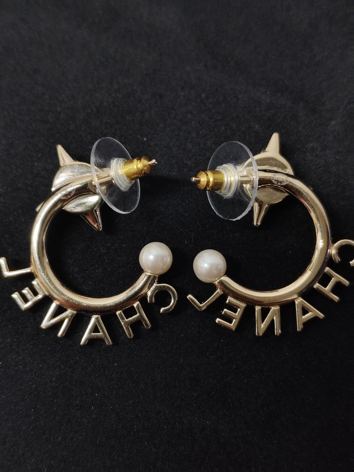 Chanel - Other - Gold-tone metal with imitation pearls - Multicolour