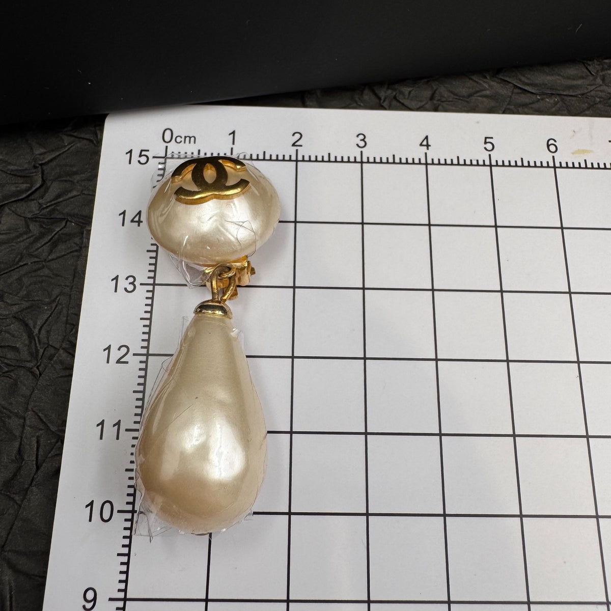Chanel - Other - Gold-tone metal with pearl-effect drops. - White
