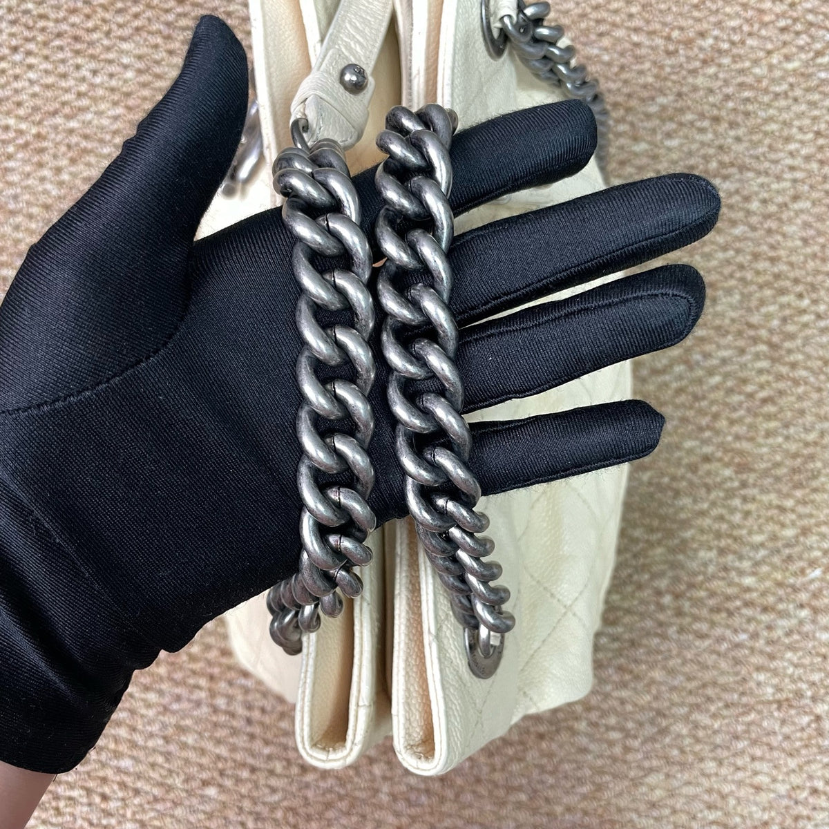 Chanel - Other - Leather - Beige - (Medium)