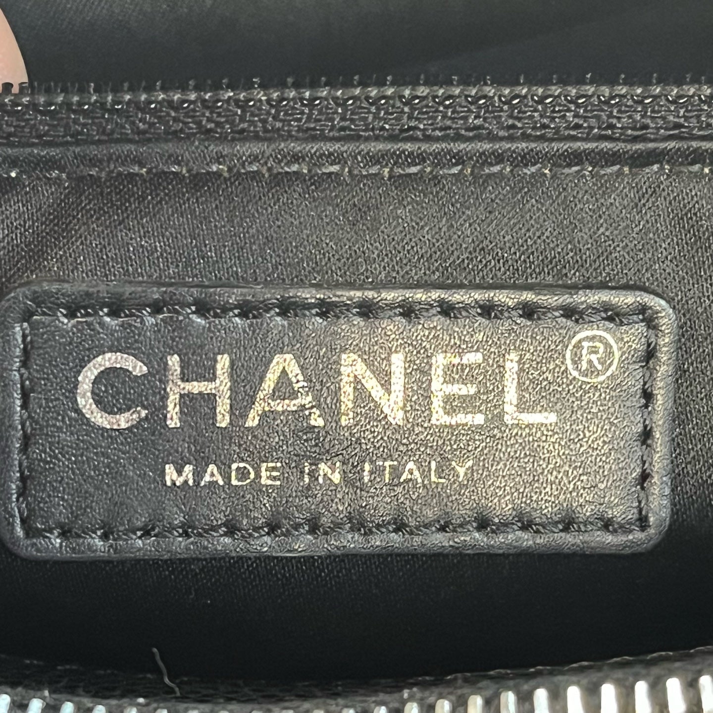 Chanel - Other - Leather - Black - (medium)