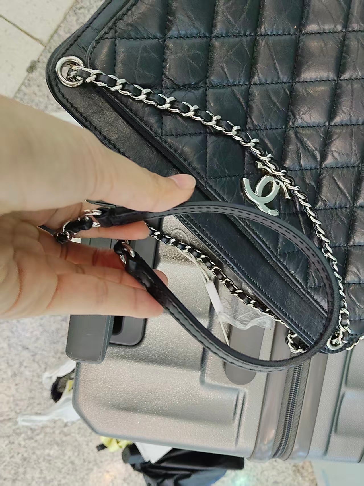 Chanel - Other - Leather - Black - (medium)