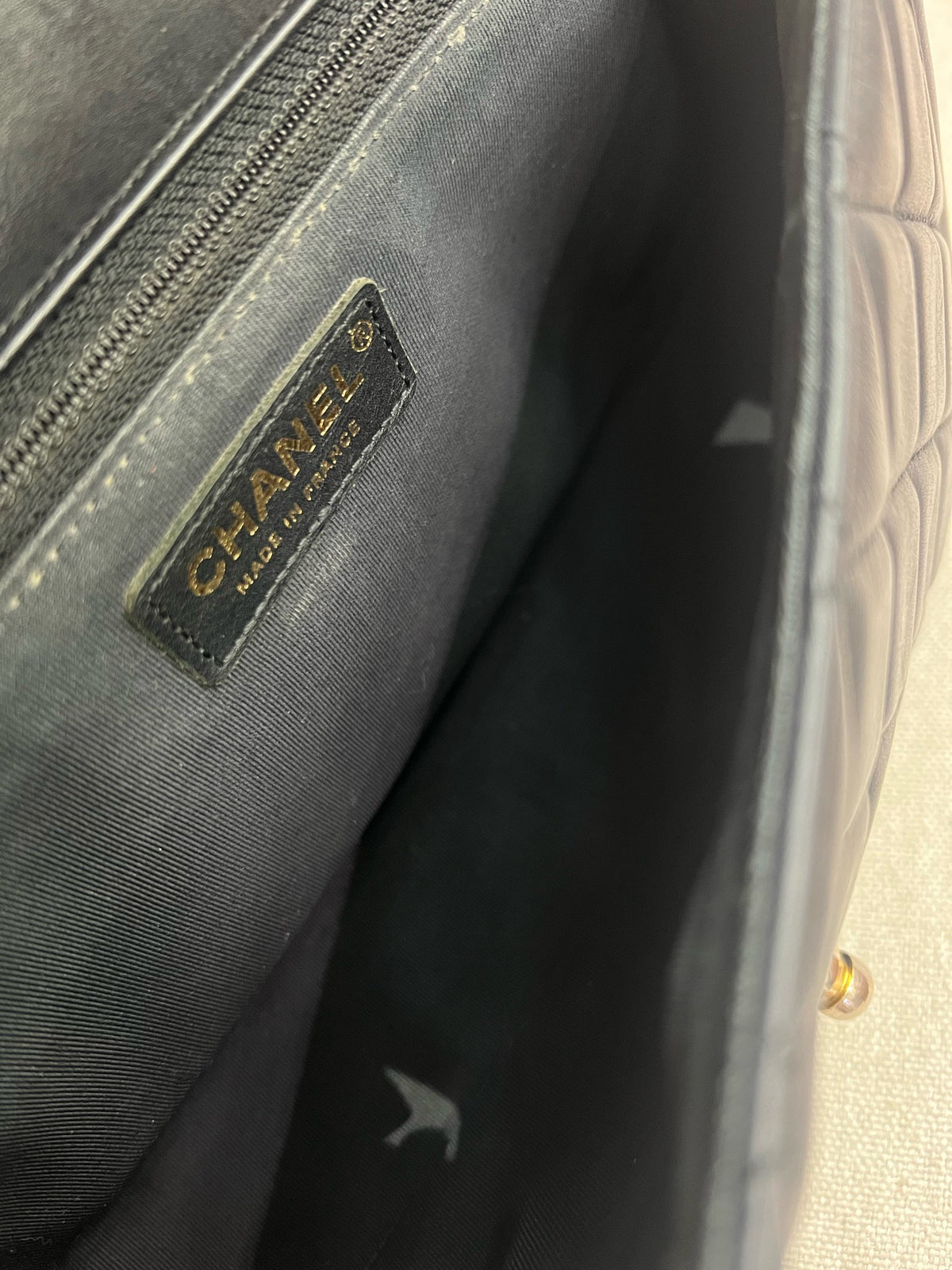 Chanel - Other - Leather - Black - (medium)