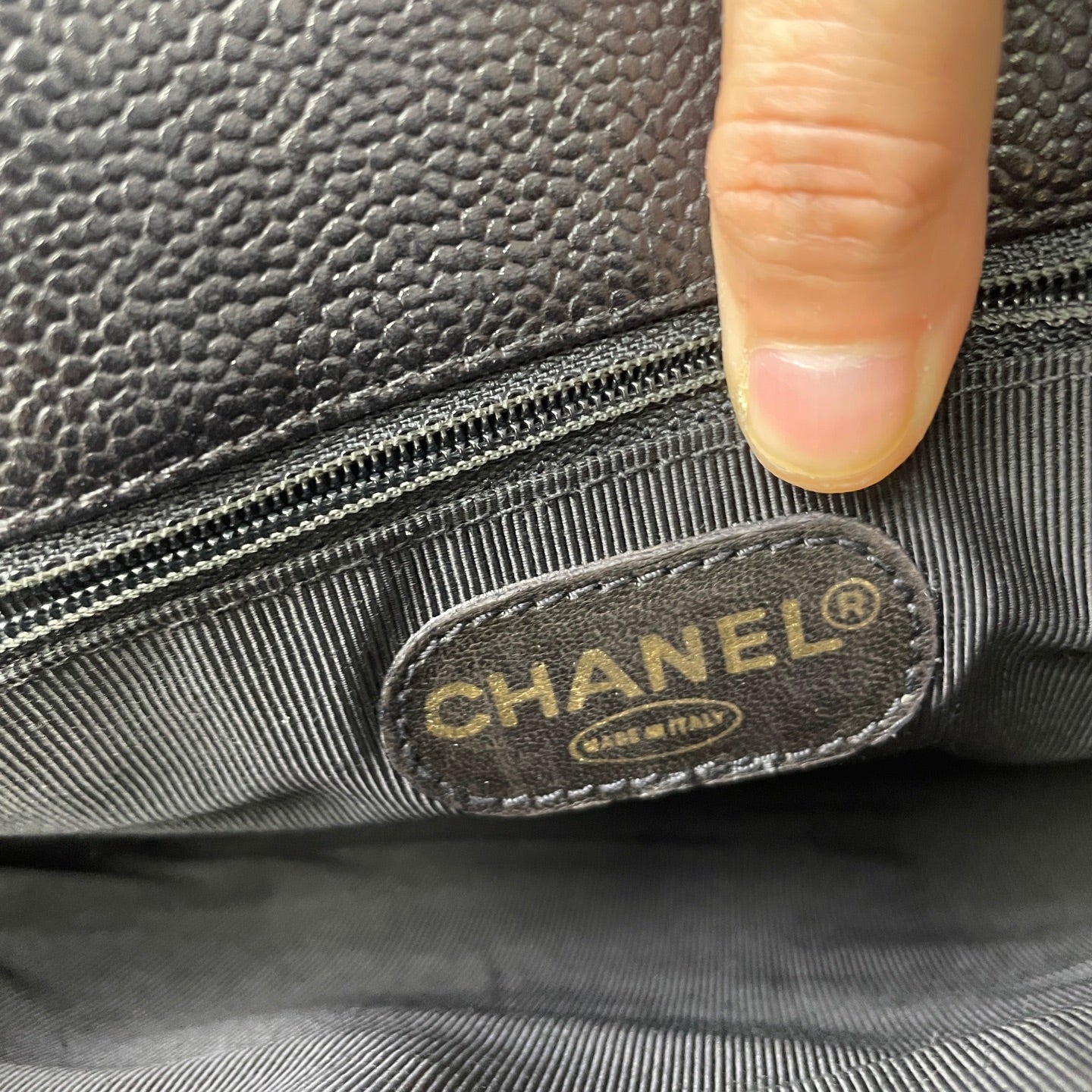 Chanel - Other - Leather - Black - (medium)