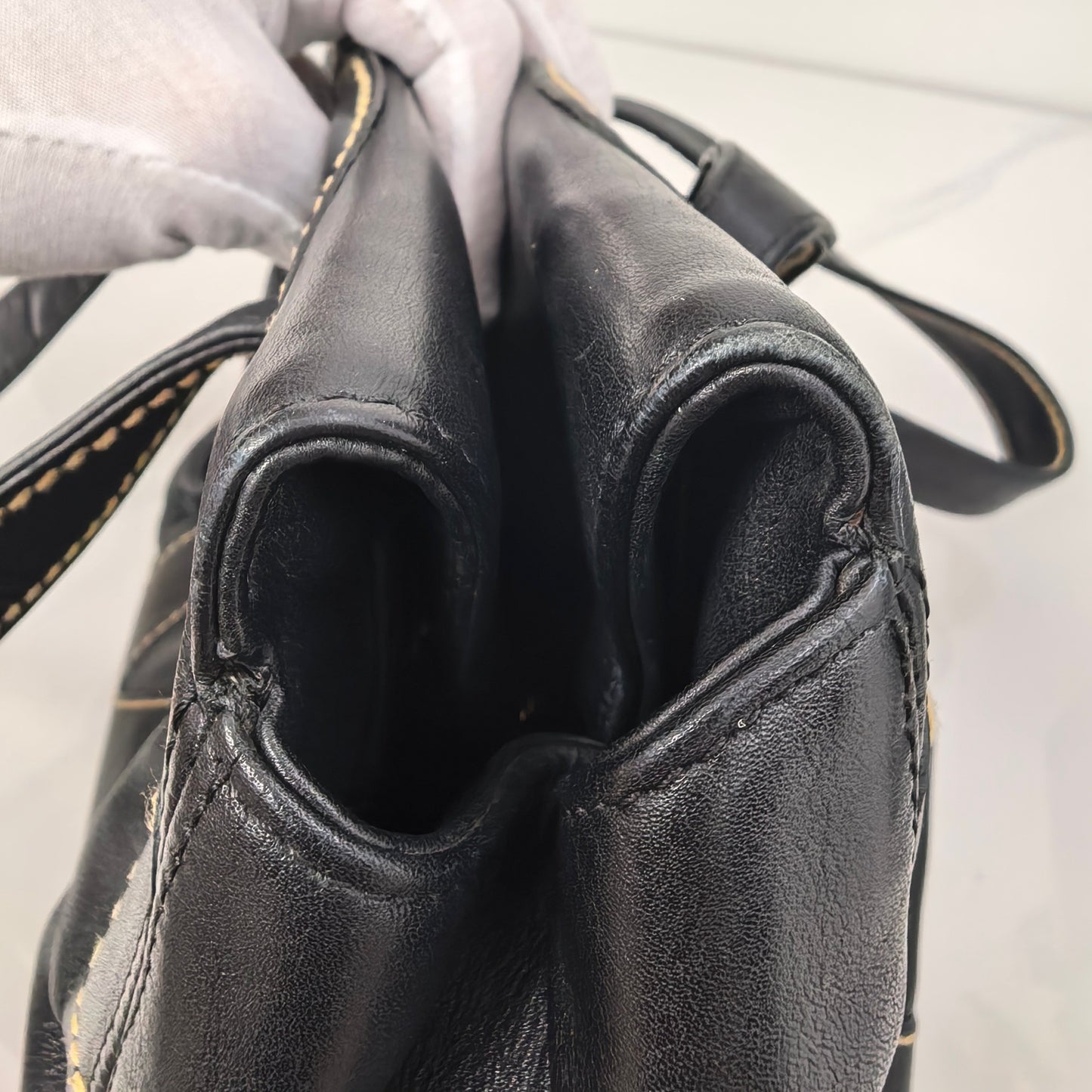 Chanel - Other - Leather - Black - (medium)