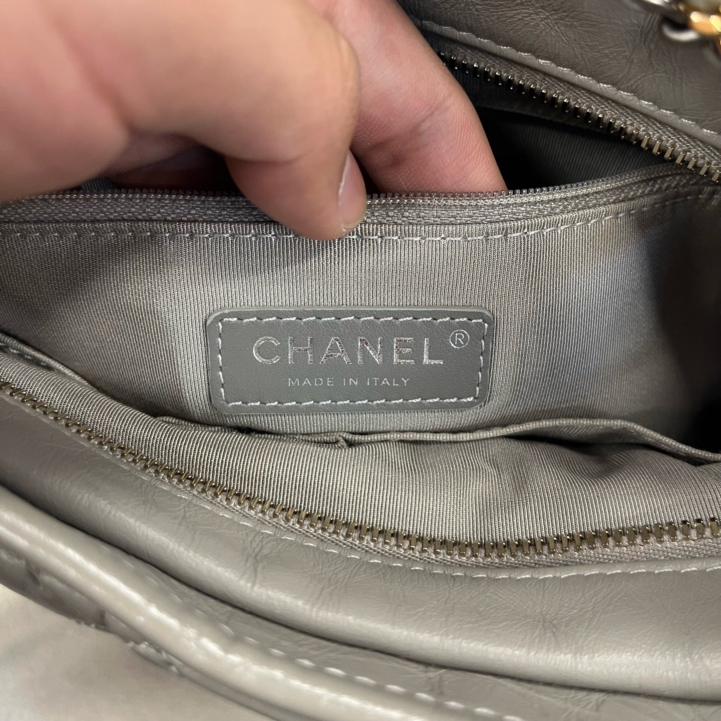 Chanel - Other - Leather - Grey - (medium)