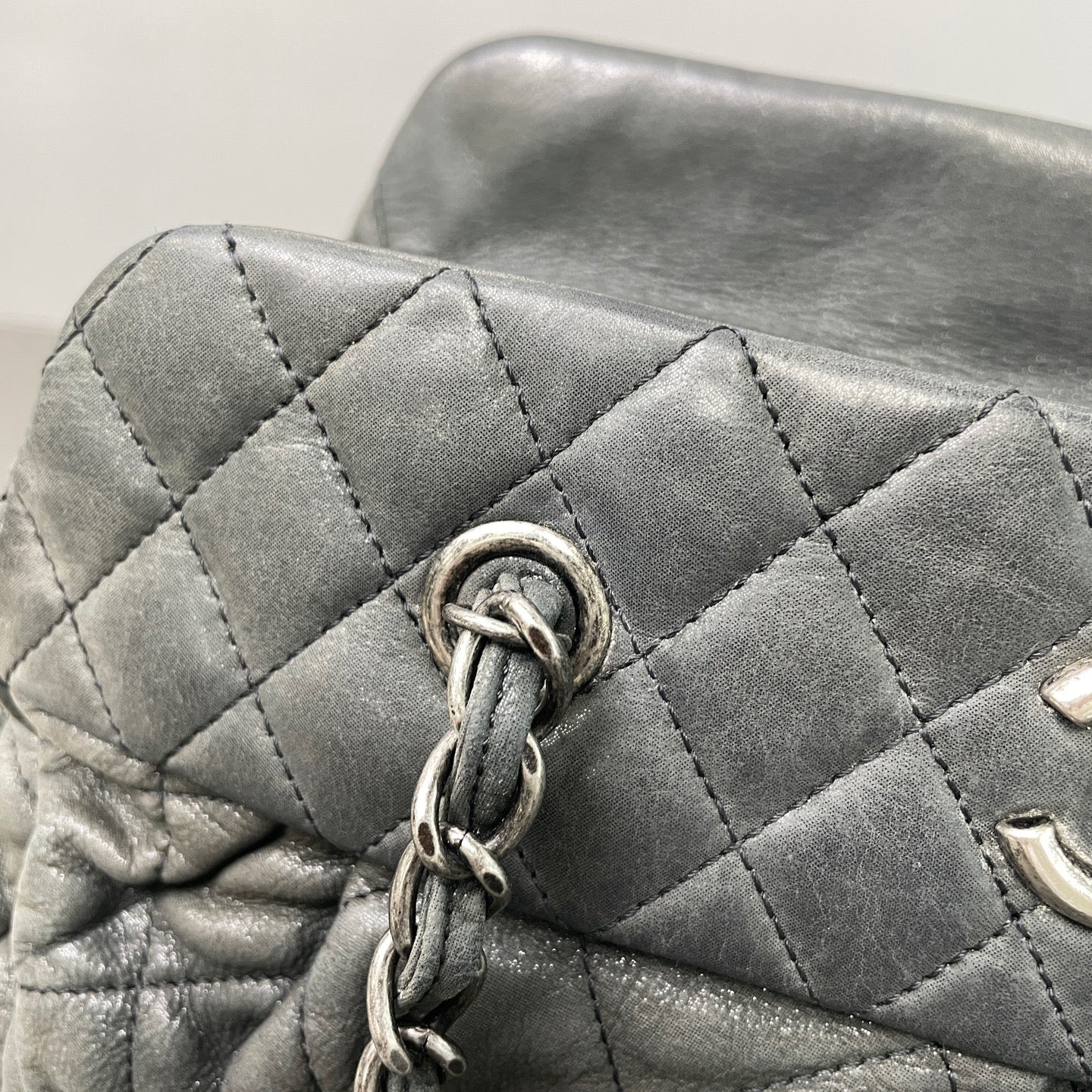 Chanel - Other - Leather - Grey - (Medium)