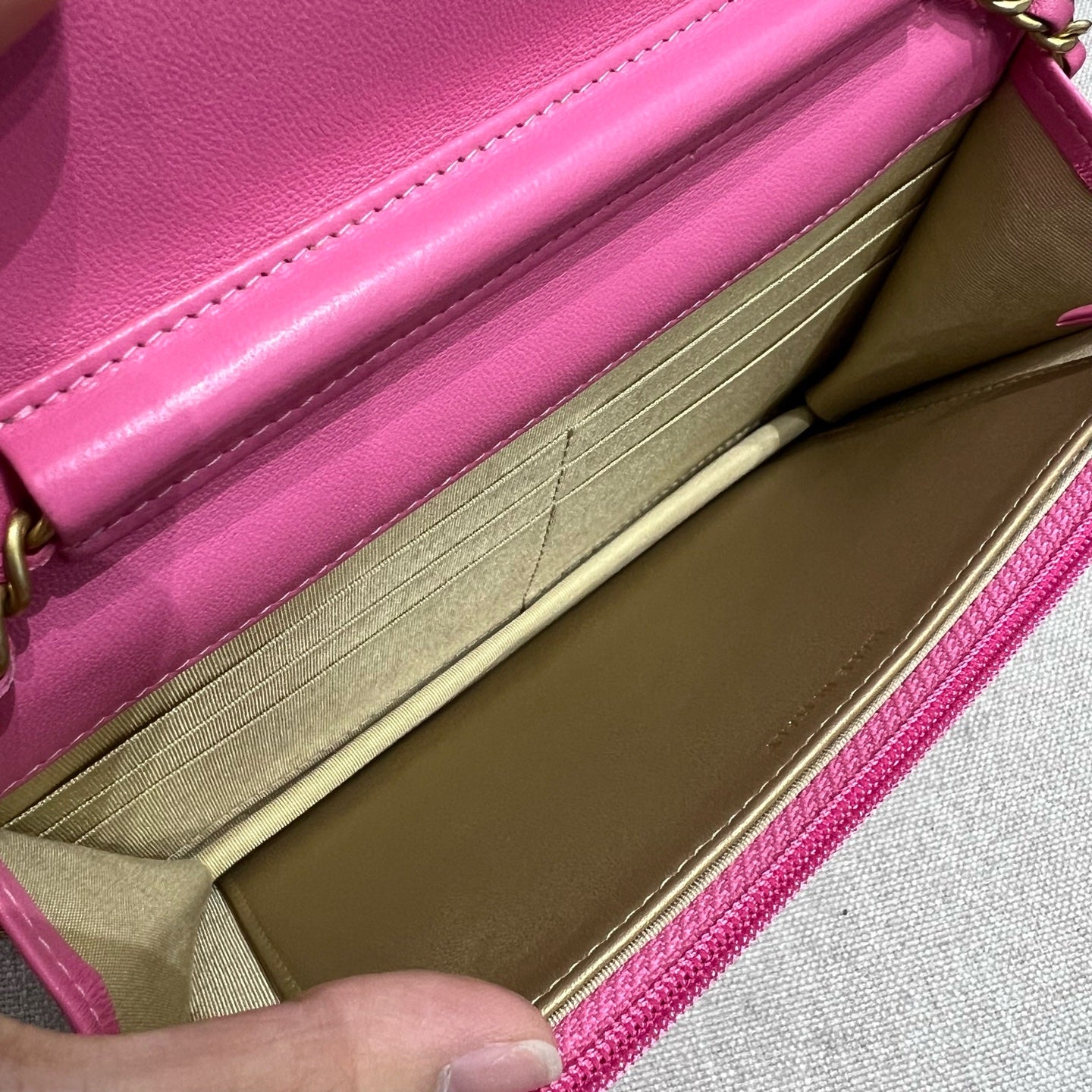 Chanel - Other - Leather - Pink - (mini)