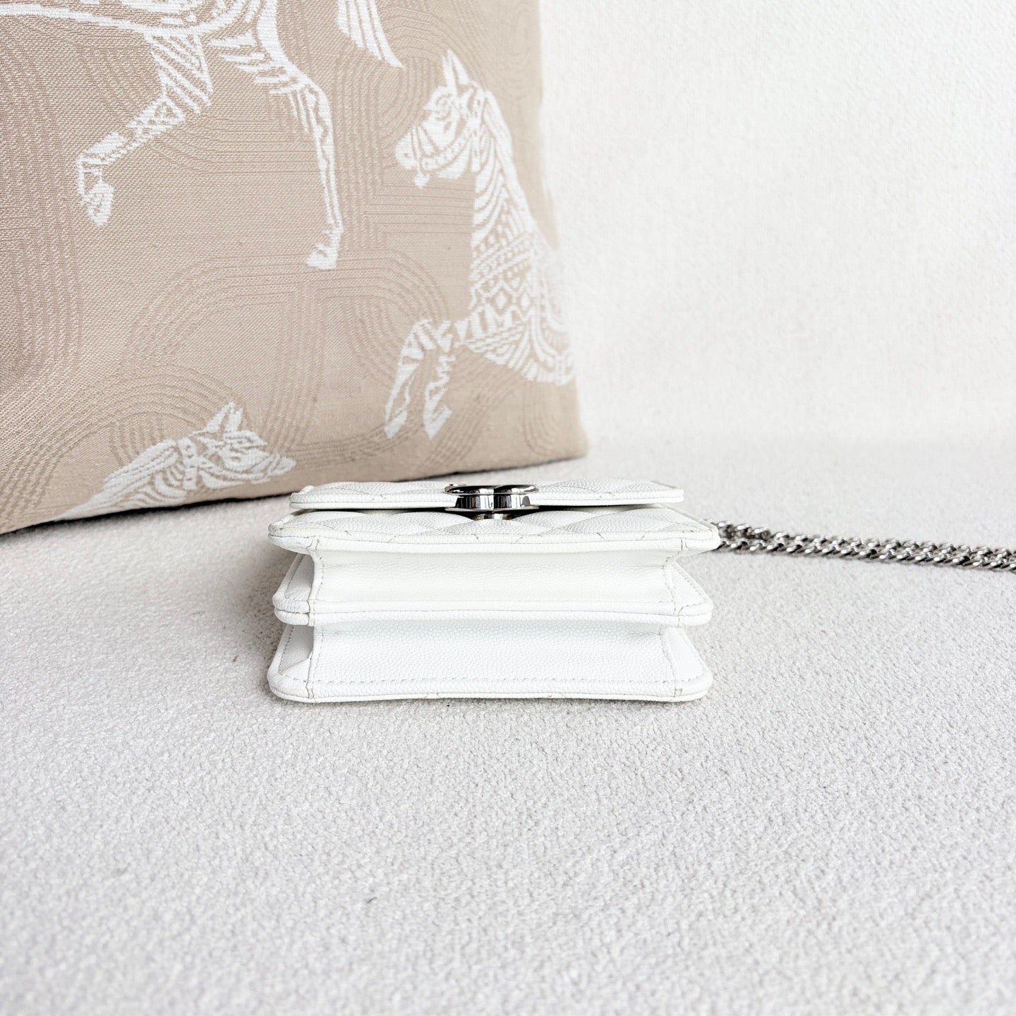 Chanel - Other - Leather - White - (mini)