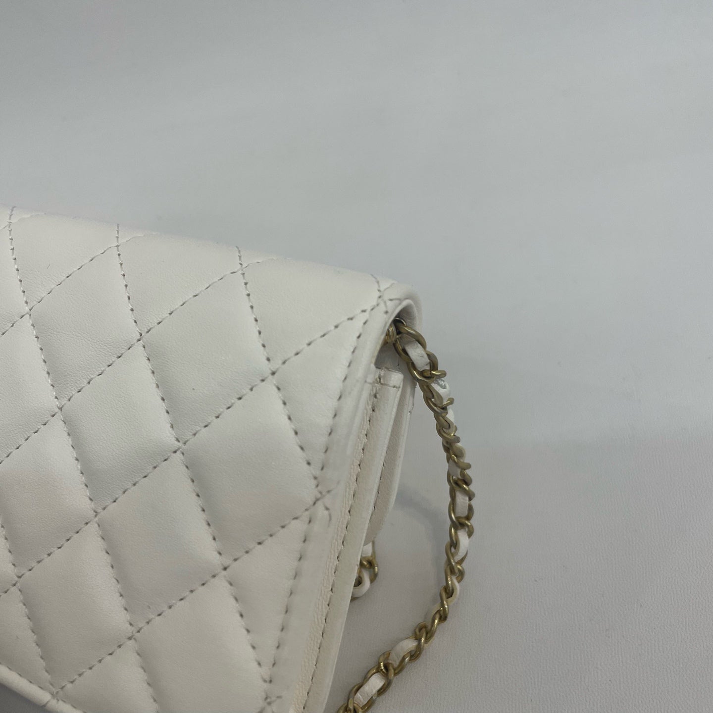 Chanel - Other - Leather - White - (mini)