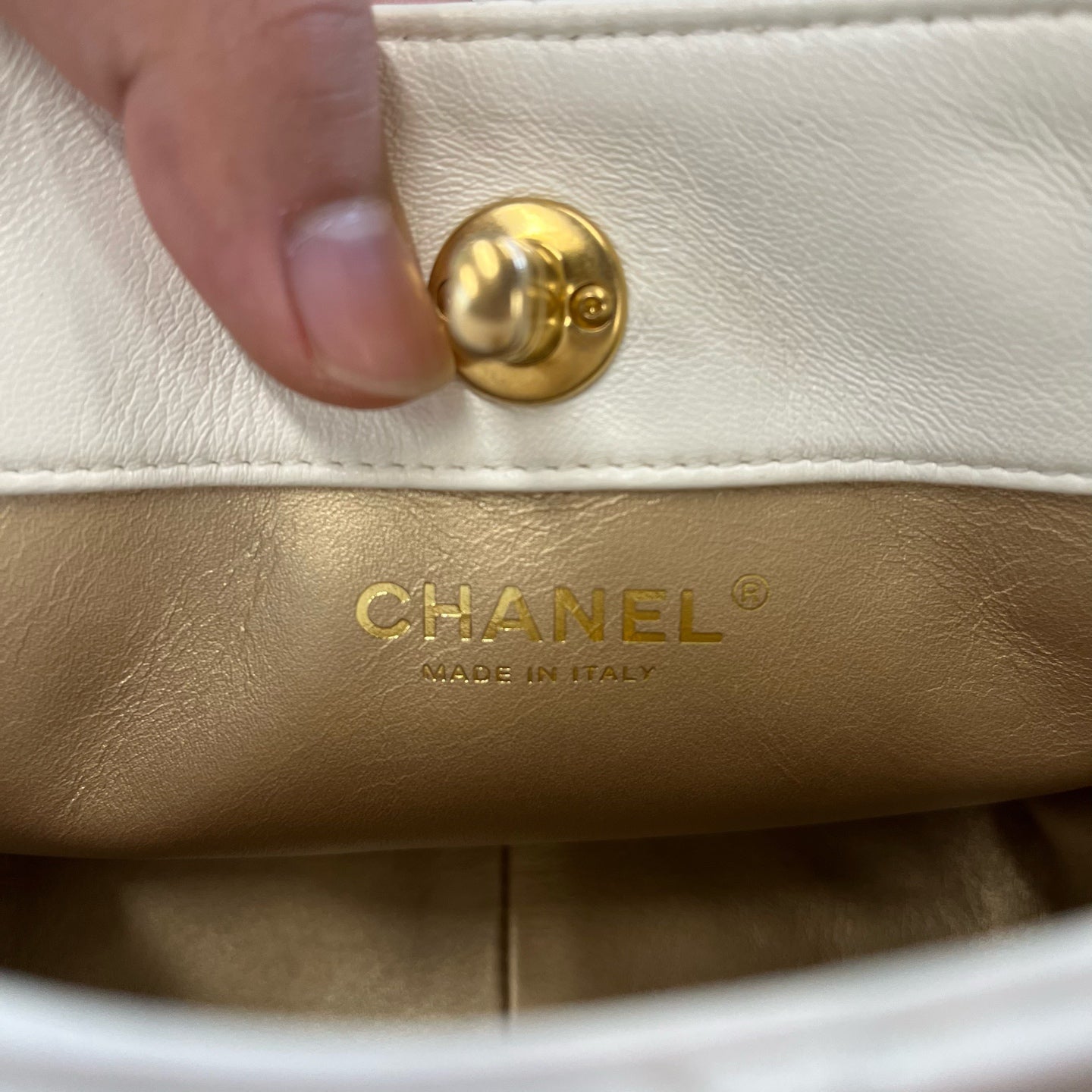 Chanel - Other - Leather - White - (small)