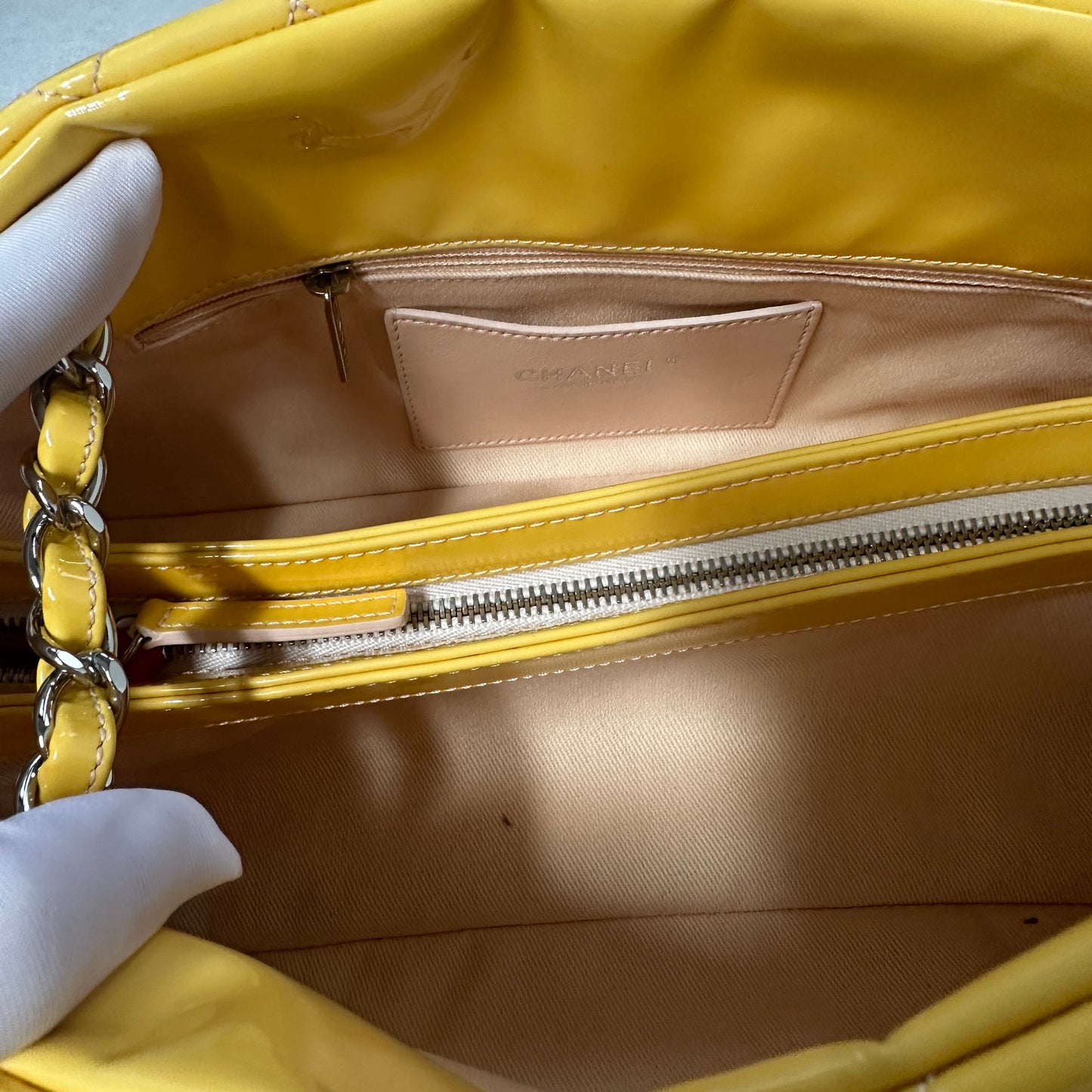 Chanel - Other - Patent leather - Yellow - (medium)