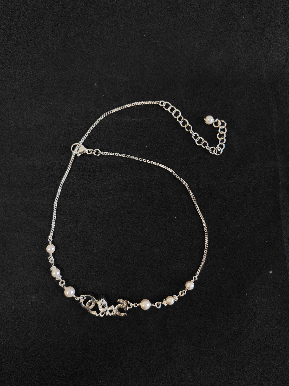 Chanel - Other - Silver-tone metal with glass rhinestones and imitation pearls - Silver