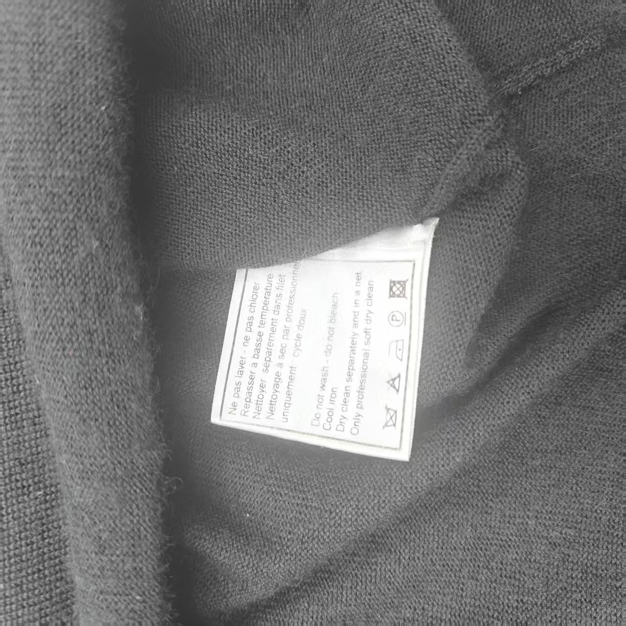 Chanel - Other - Wool - Black - (38)