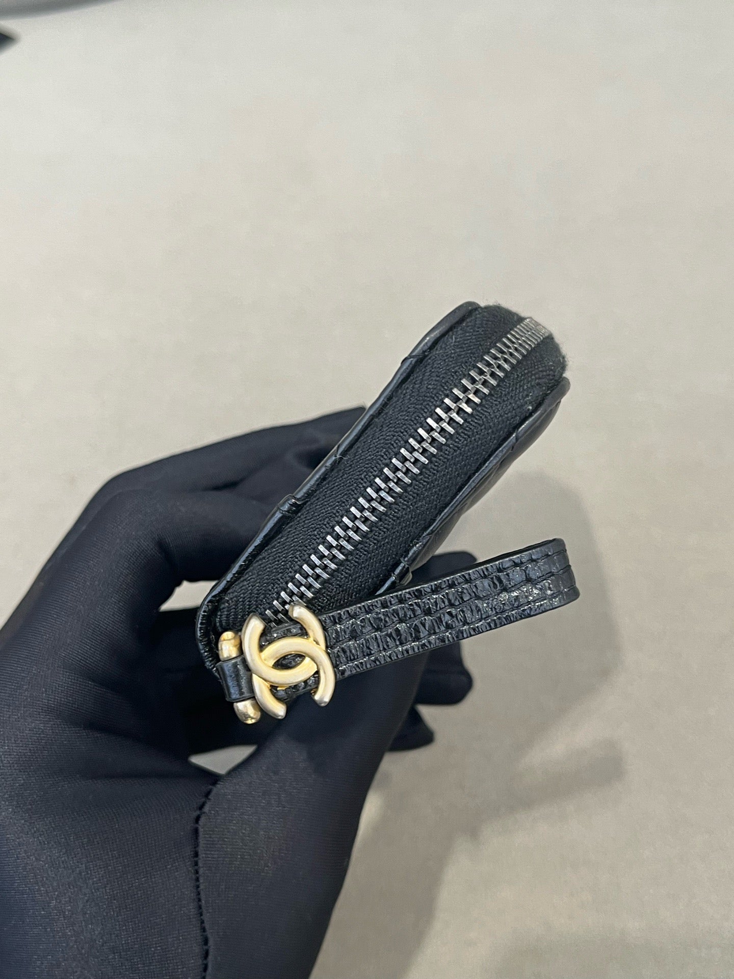 Chanel - Quilted Card Holder - Leather - Black - (small)