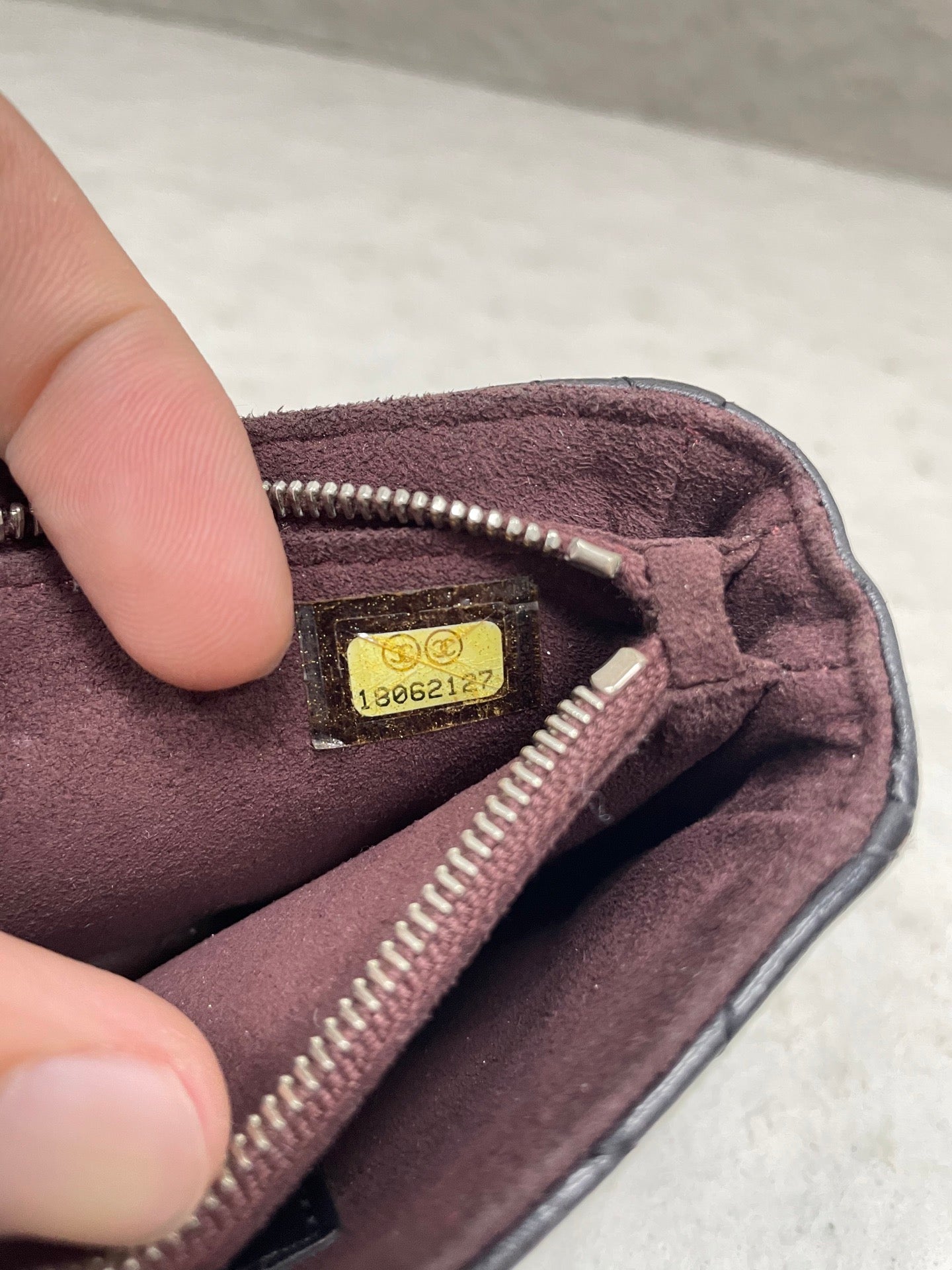 Chanel - Quilted Coin Purse - Leather - Black - (small)
