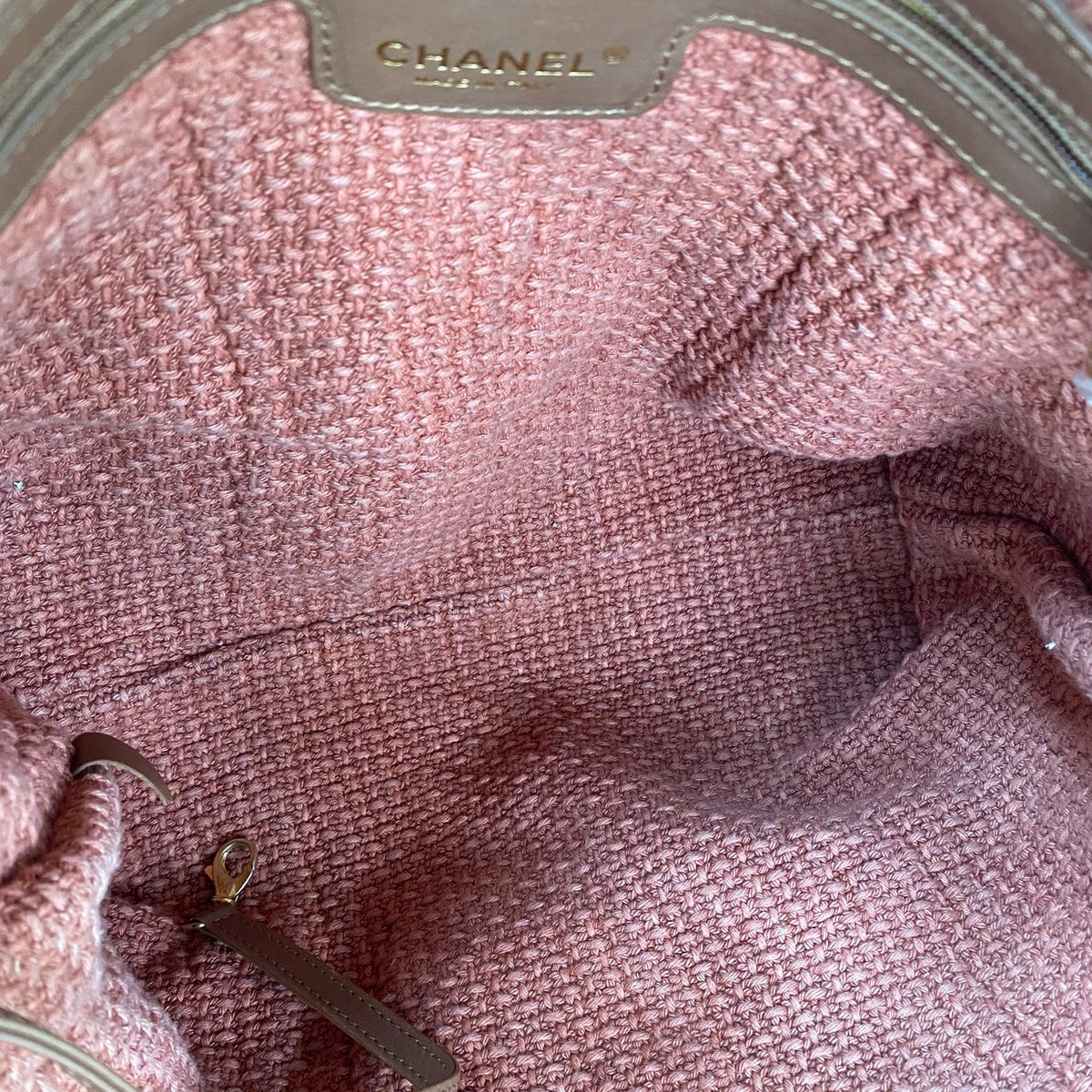 Chanel - Raffia Woven Basket Beach Bag - Wicker - Beige - (medium)