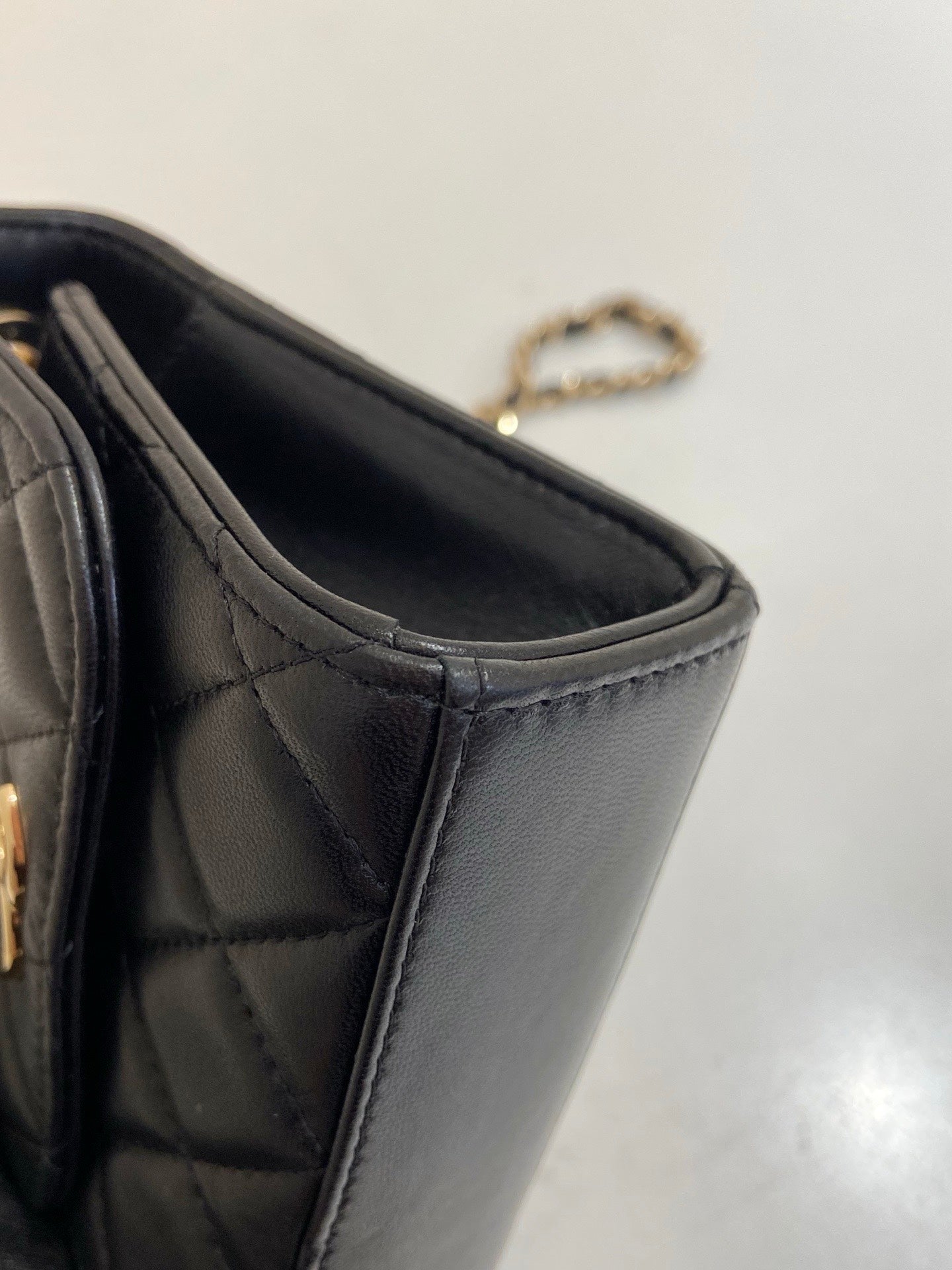 Chanel - Trendy CC Chain Bag - Leather - Black - (mini)