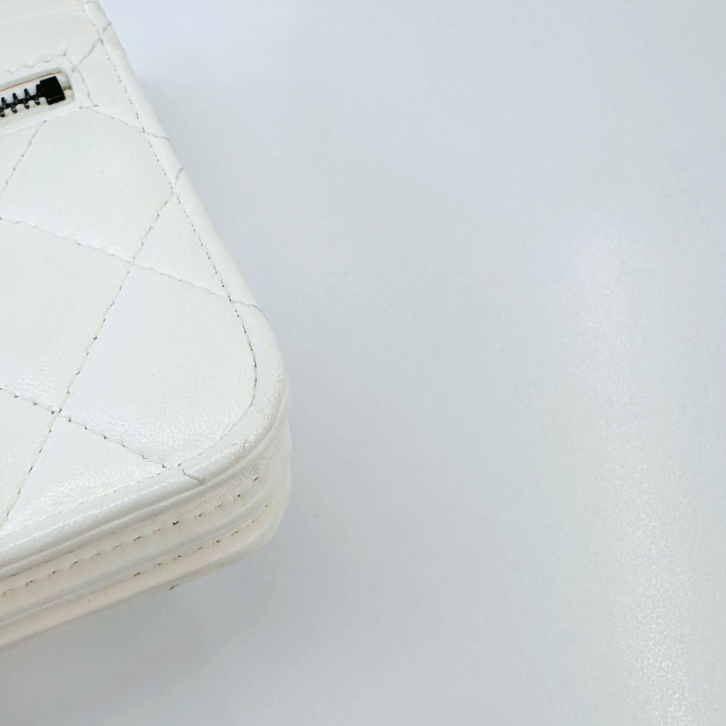 Chanel - Trendy CC WOC - Leather - White