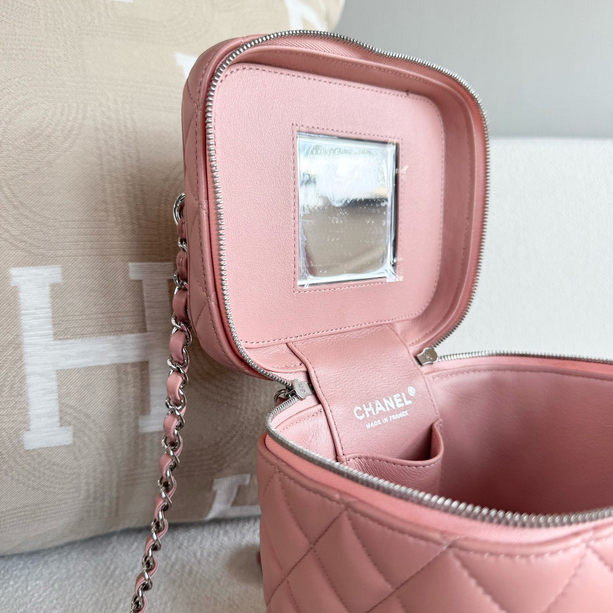 Chanel - Vanity Case - Leather - Pink - (mini)