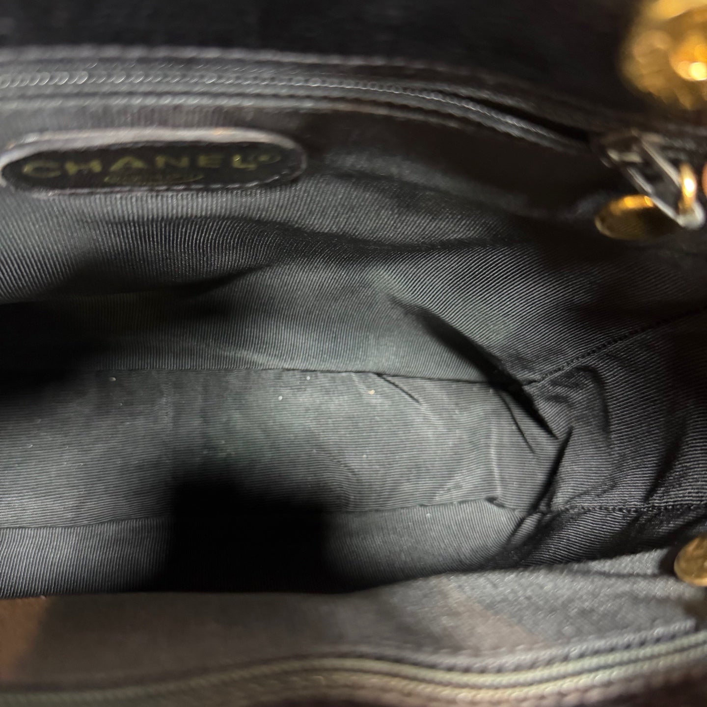Chanel - Vintage Caviar Front Pocket Tote Bag - Leather - Black - (medium)