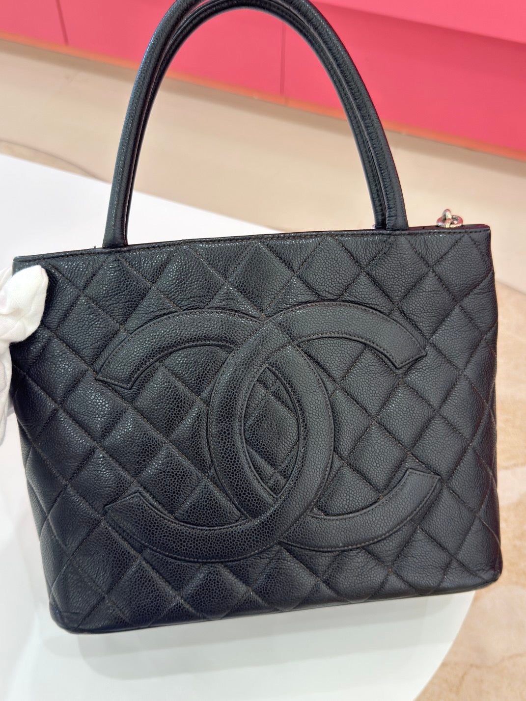 Chanel - Zip Shopping Bag - Leather - Black - (Medium)
