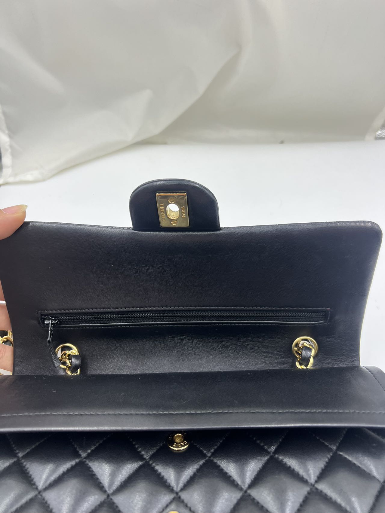 Chanel - Classic Flap Medium - Lambskin leather - Black - (Medium)